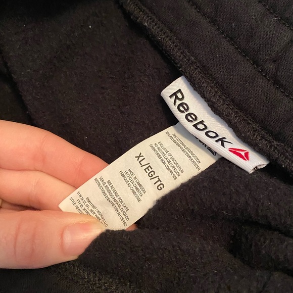 Reebok Women’s Shorts Size XL Black - Picture 3 of 3